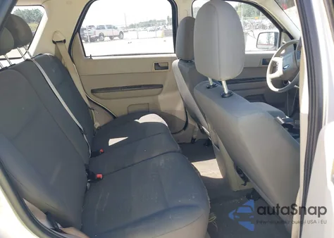 2009 Ford Escape Xls/Xls Manual from USA, damaged, VIN 1FMCU02719KA44565